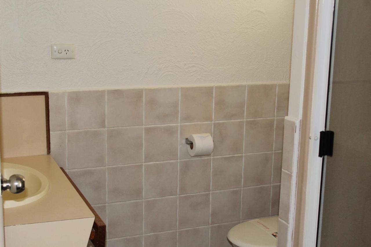 Sun Plaza Motel - Mackay Bagian luar foto