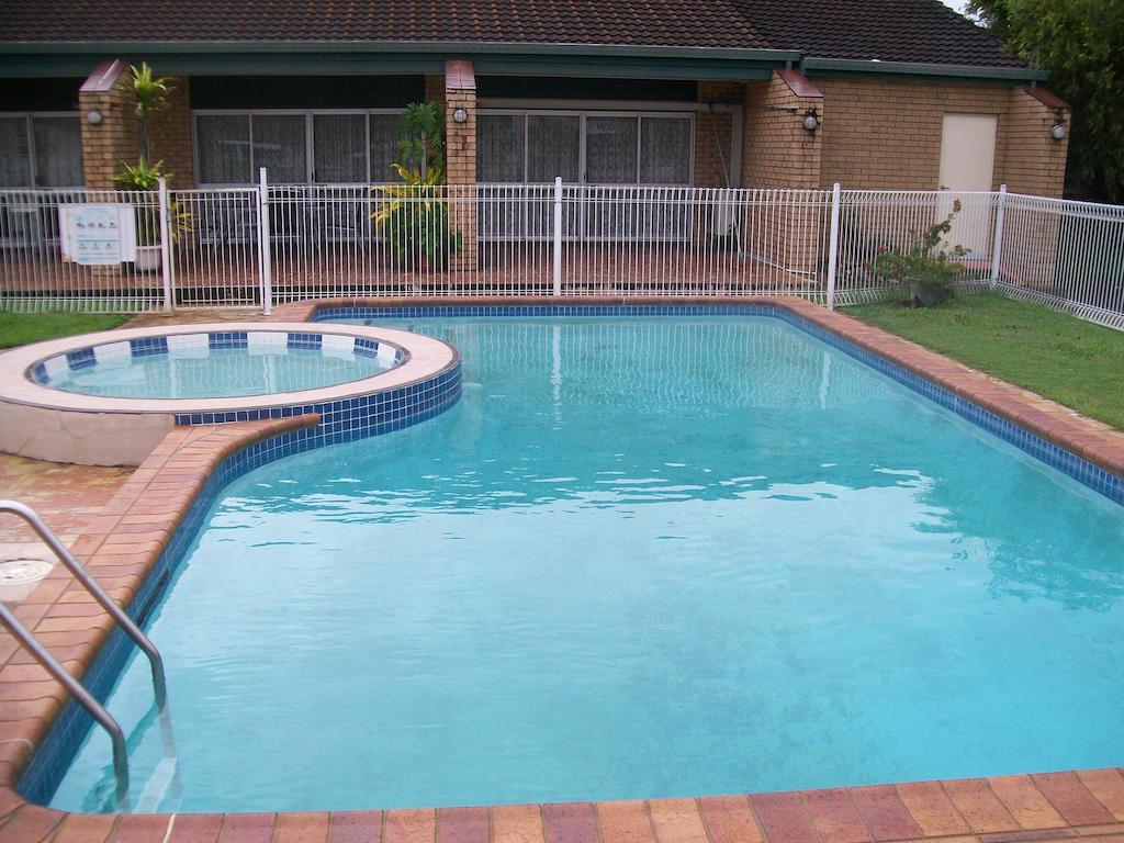Sun Plaza Motel - Mackay Bagian luar foto