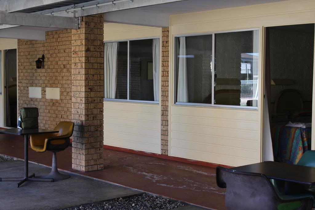 Sun Plaza Motel - Mackay Bagian luar foto