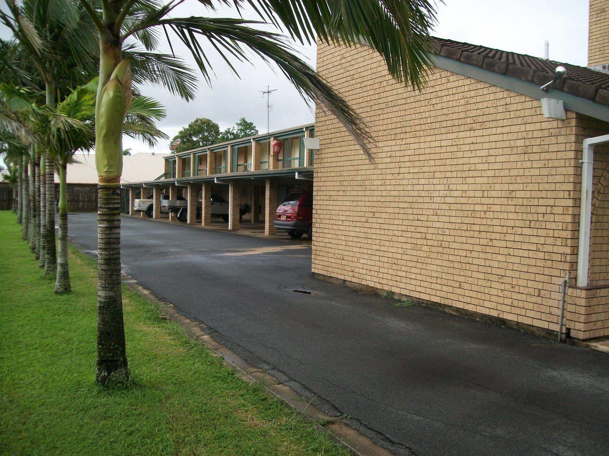 Sun Plaza Motel - Mackay Bagian luar foto