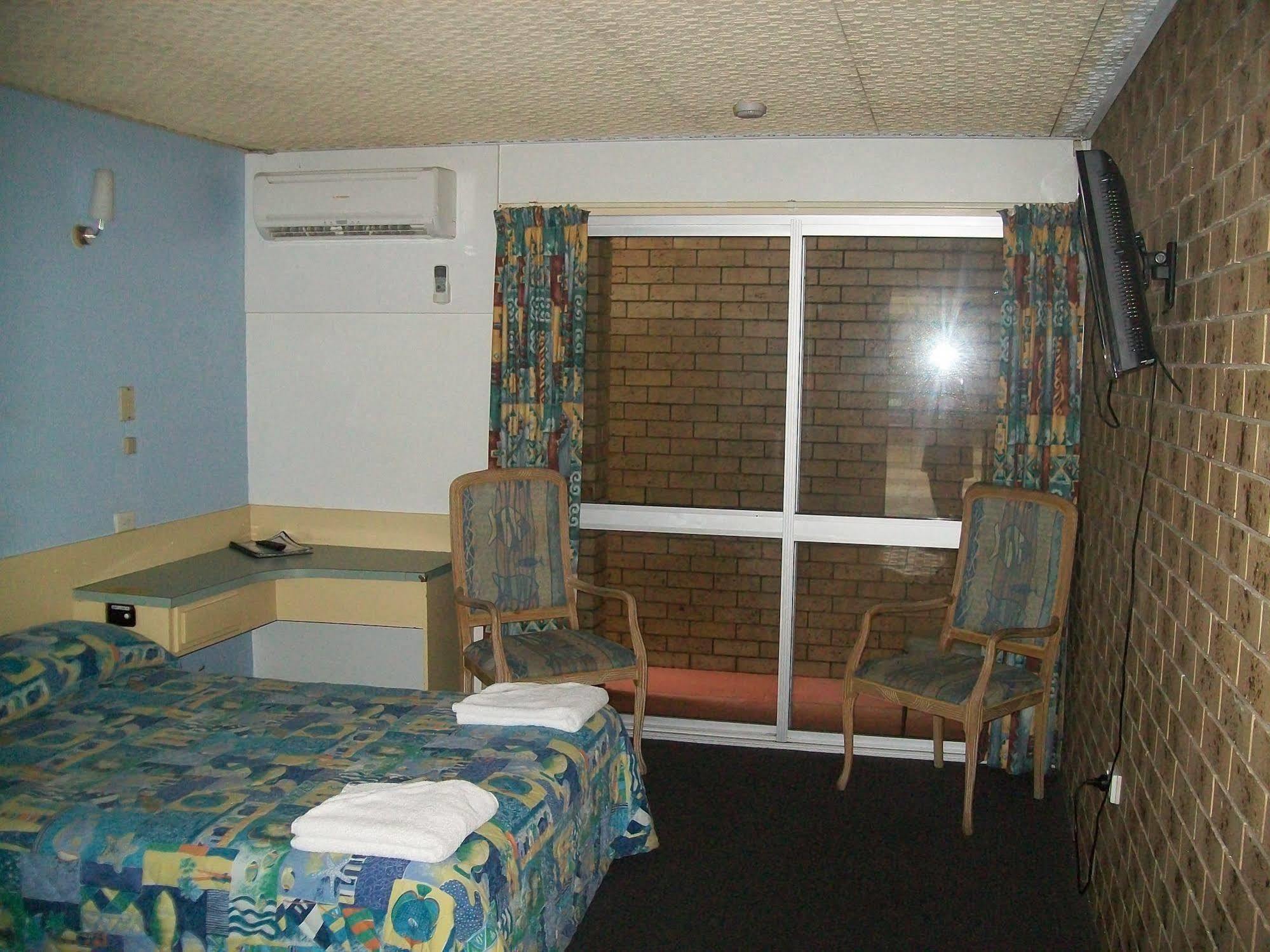 Sun Plaza Motel - Mackay Bagian luar foto