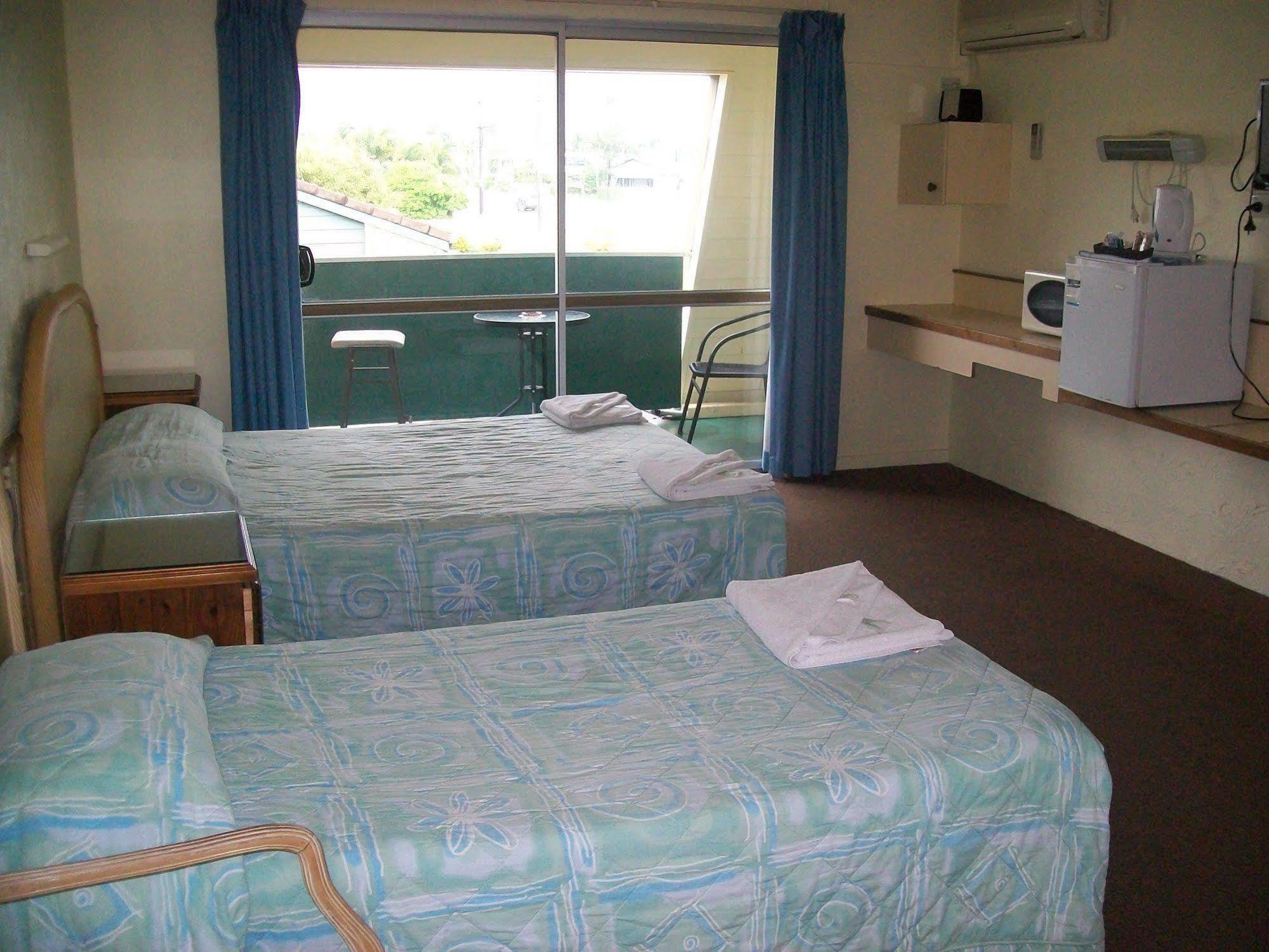 Sun Plaza Motel - Mackay Bagian luar foto