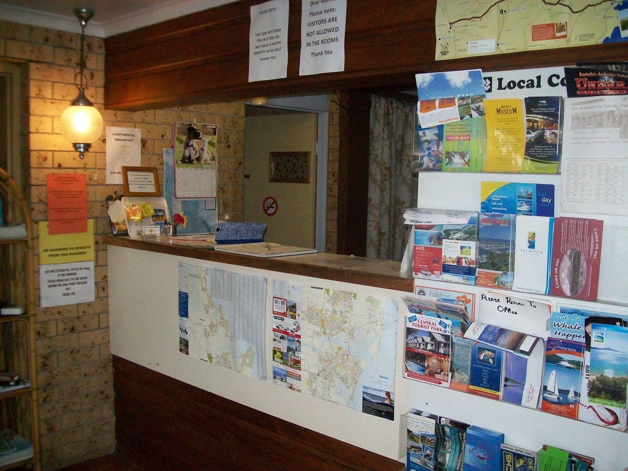 Sun Plaza Motel - Mackay Bagian luar foto
