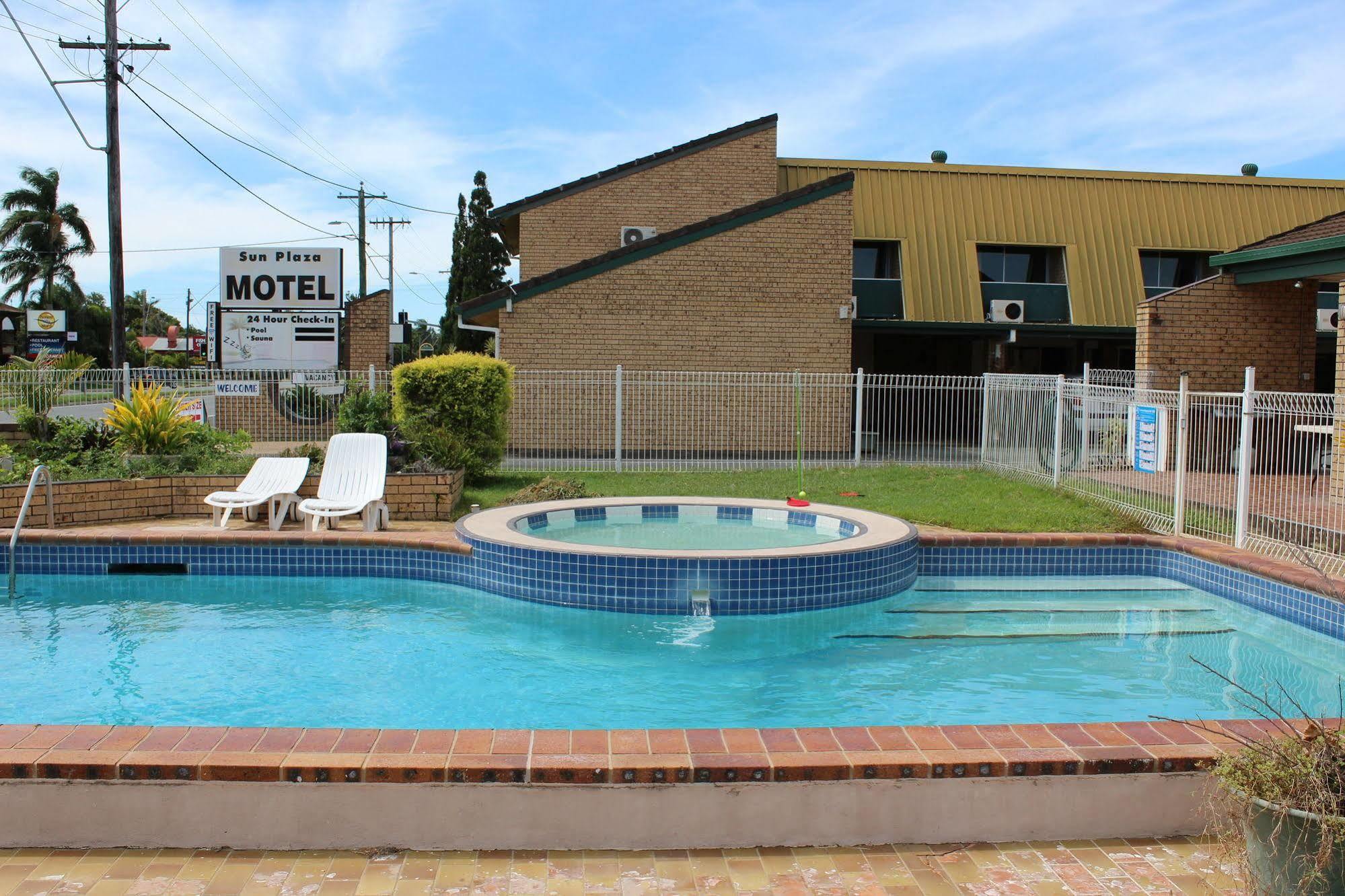 Sun Plaza Motel - Mackay Bagian luar foto