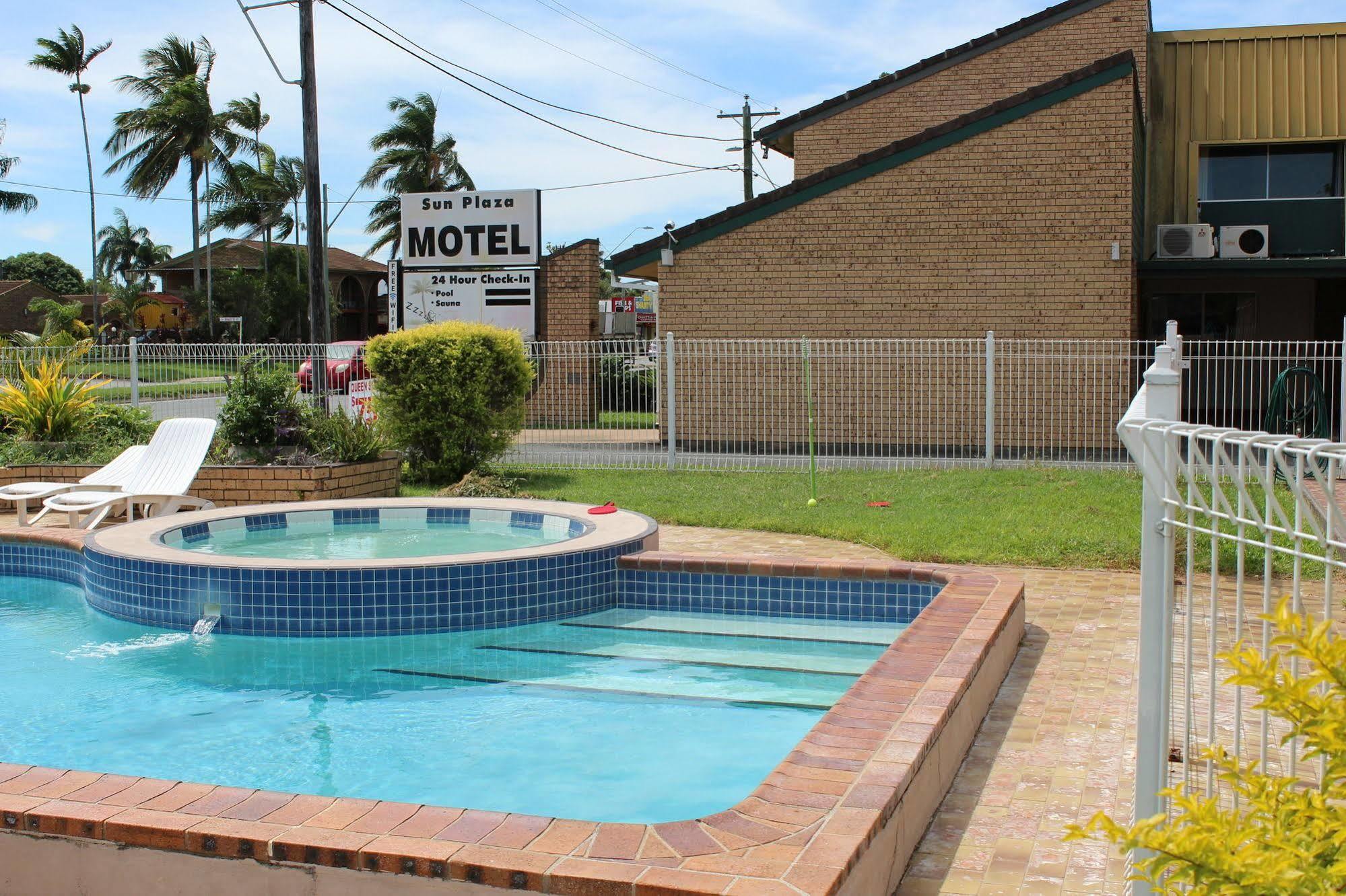 Sun Plaza Motel - Mackay Bagian luar foto
