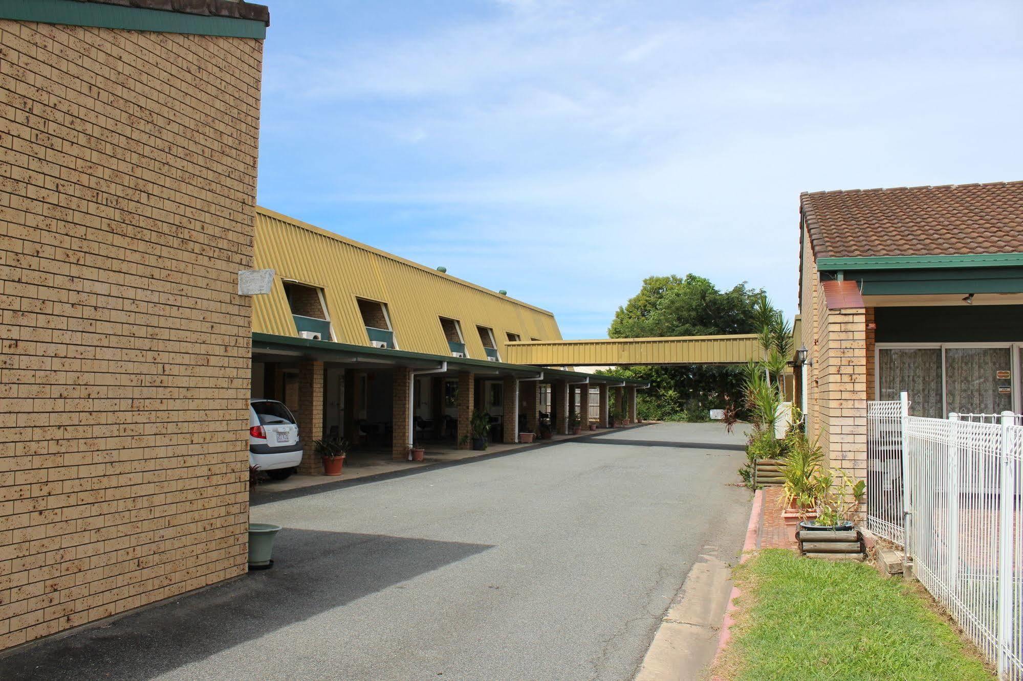 Sun Plaza Motel - Mackay Bagian luar foto